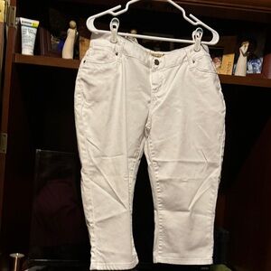 White Capris Pants